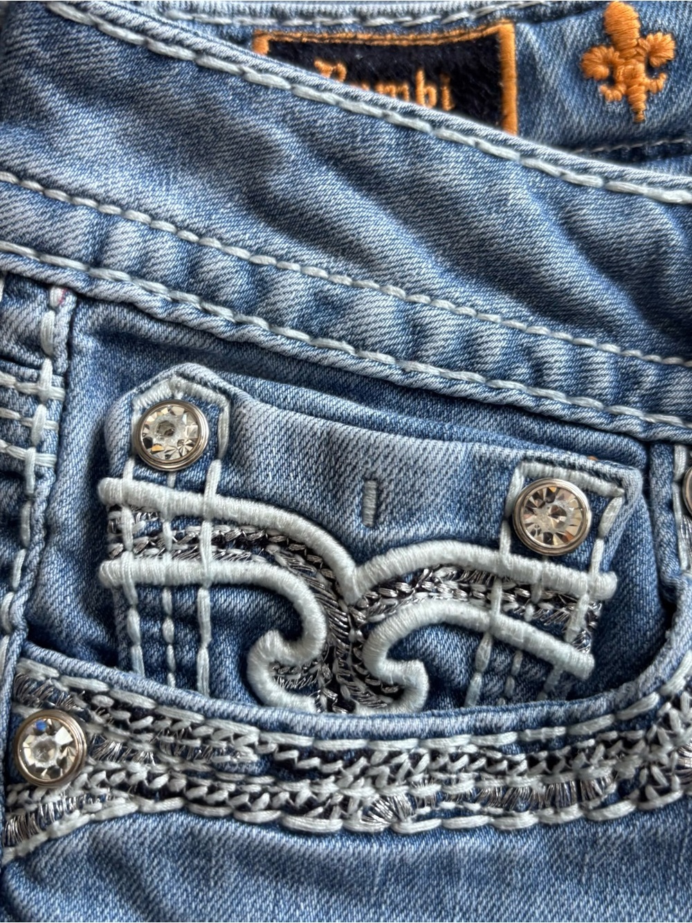 Rock Revival Bambi Cropped Capri Jeans-Embellished-Embroidered-Size 27-Y2K - Picture 8 of 12